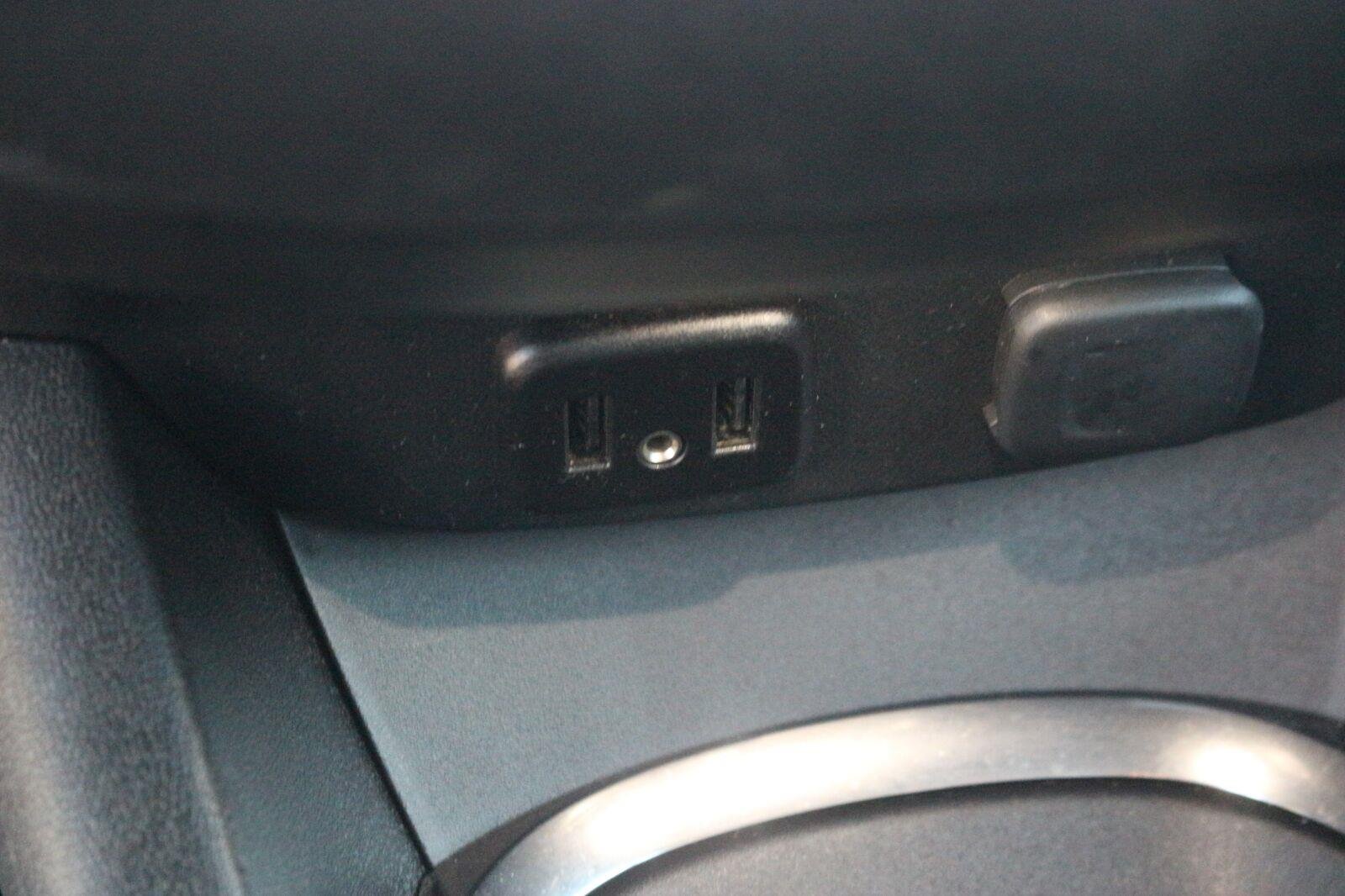 Used 2017 IRIDESCENT PEARL TRICOAT Chevrolet LT image 25