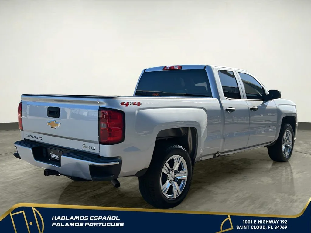 Used 2019 SILVER ICE METALLIC Chevrolet Custom image 6