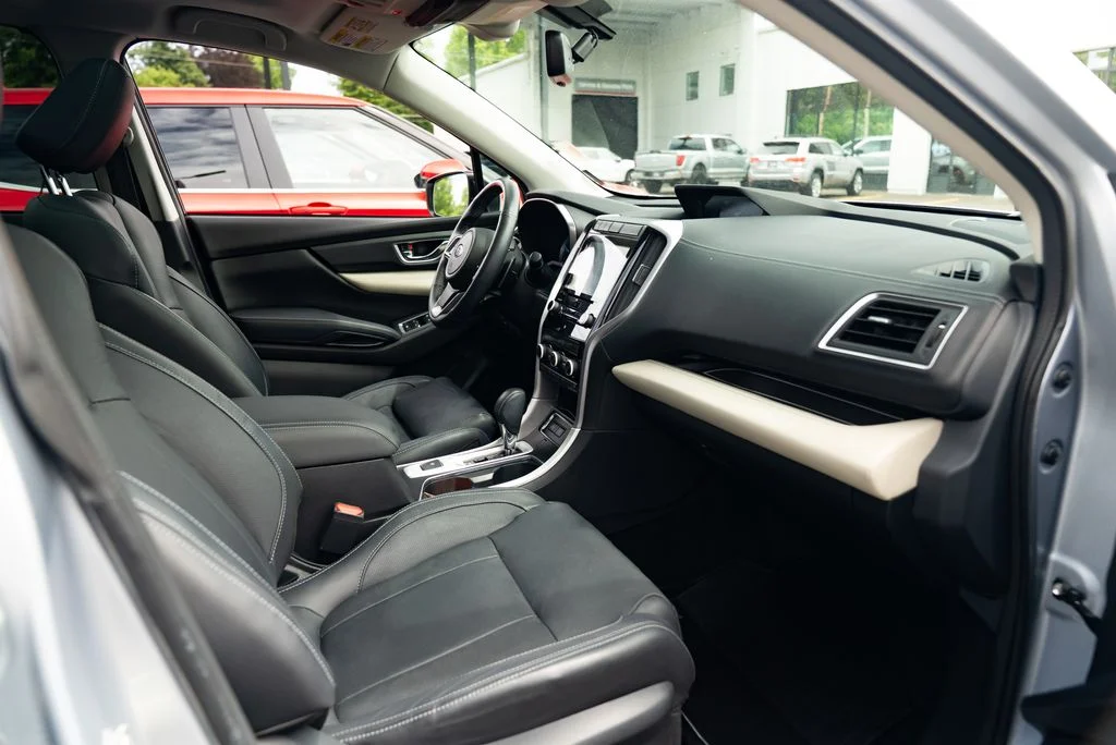 Used 2019 Silver Subaru Limited image 26