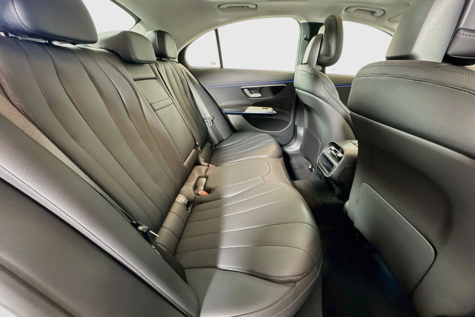 New 2026 Polar White Mercedes-Benz E 350 image 24