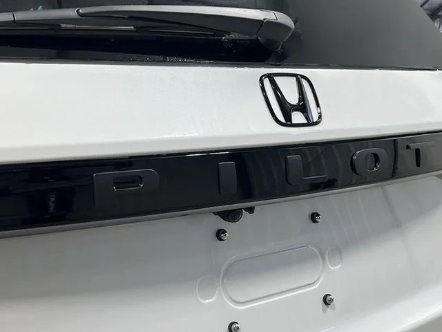 New 2026 Platinum White Pearl Honda AWD Touring Blackout image 7