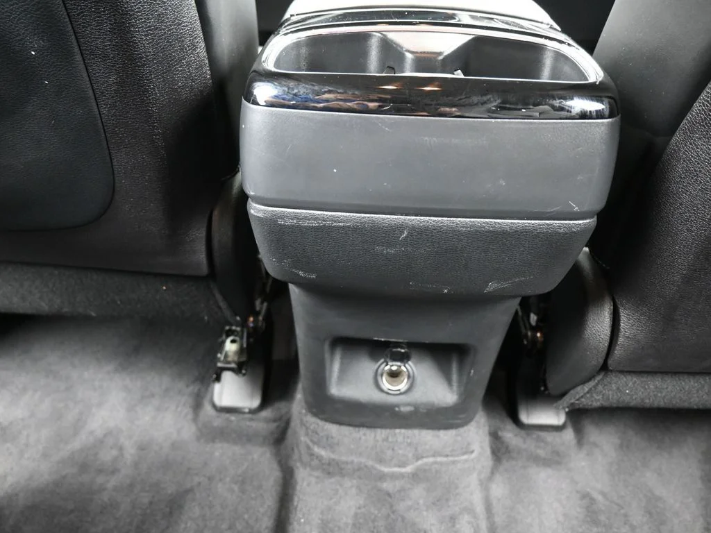 Used 2025 Glacial White Pearl Kia LX image 39