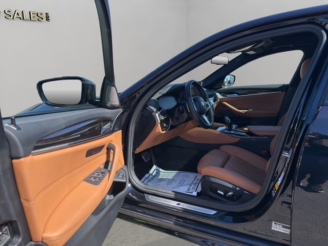 Used 2023 Carbon Black Metallic BMW 530i xDrive image 27