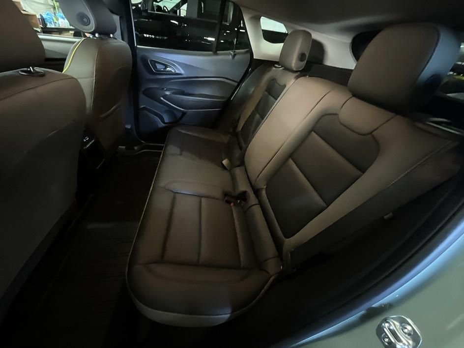 Used 2025 Green Chevrolet ACTIV image 28