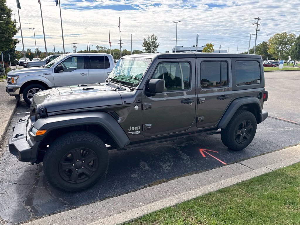 Used 2018 Gray Jeep Sport S 4x4 image 5