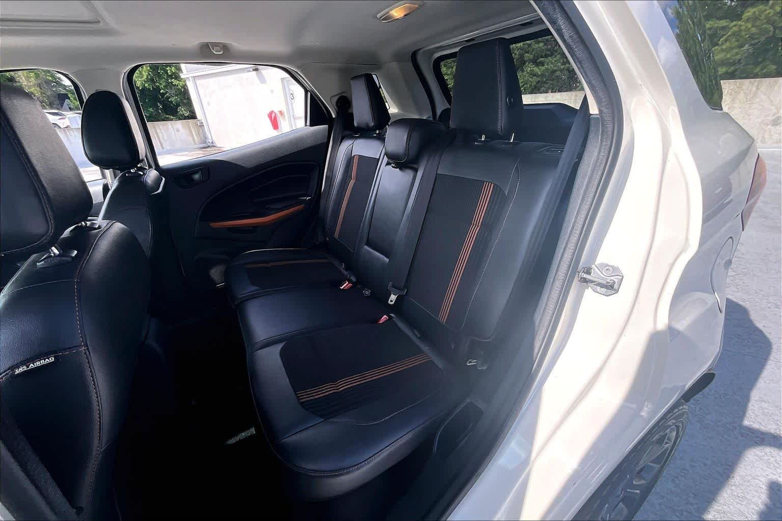 Used 2018 Diamond White Ford SES image 21