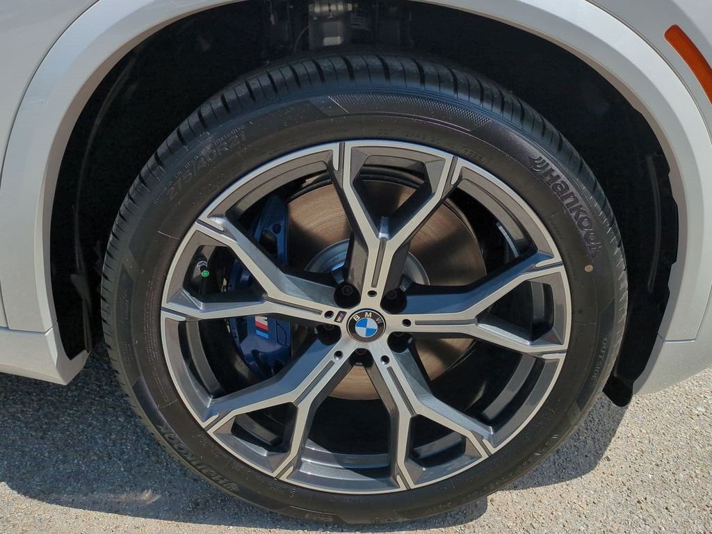 New 2026 White Metallic BMW xDrive50e image 11