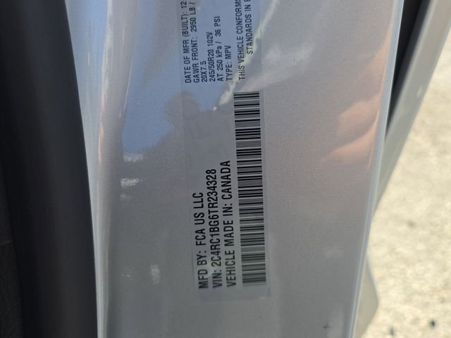 New 2026 Silver Mist Clear-Coat Exterior Paint Chrysler Select image 29