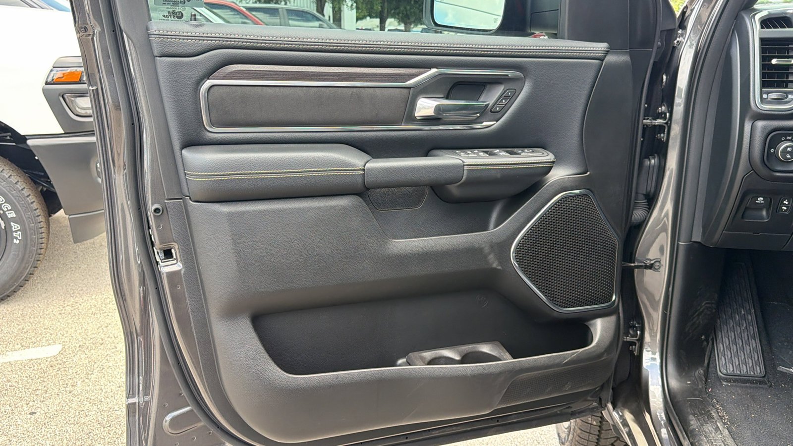 New 2026 Granite Crystal Metallic Clear-Coat Exterior Paint RAM Laramie image 9