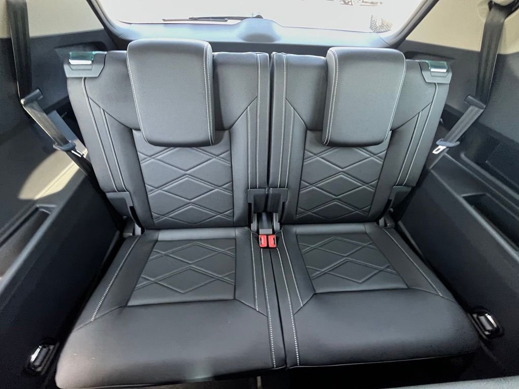 New 2026 White/off-white Volkswagen 2.0T SE image 25