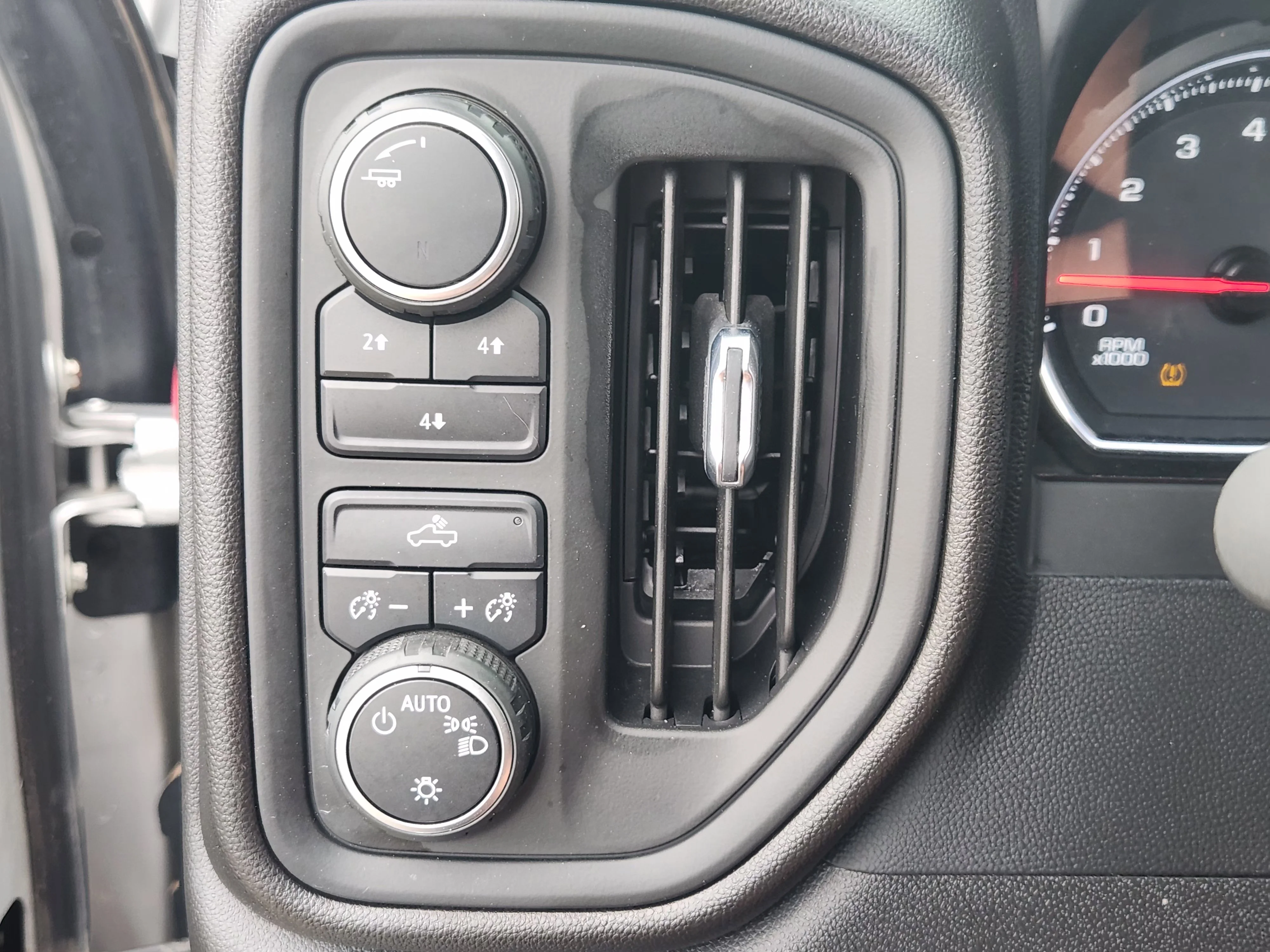 Used 2022 Silver Ice Metallic Chevrolet Work Truck image 21