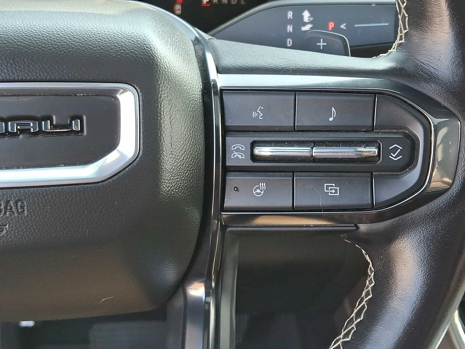 Used 2025 Onyx Black GMC Denali Ultimate image 22