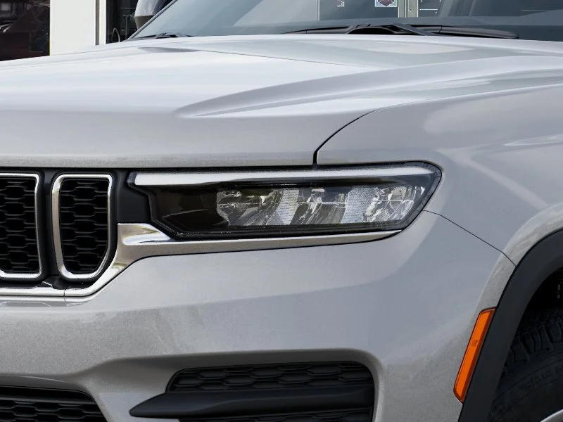 New 2026 Silver Zynith Jeep Laredo X image 44