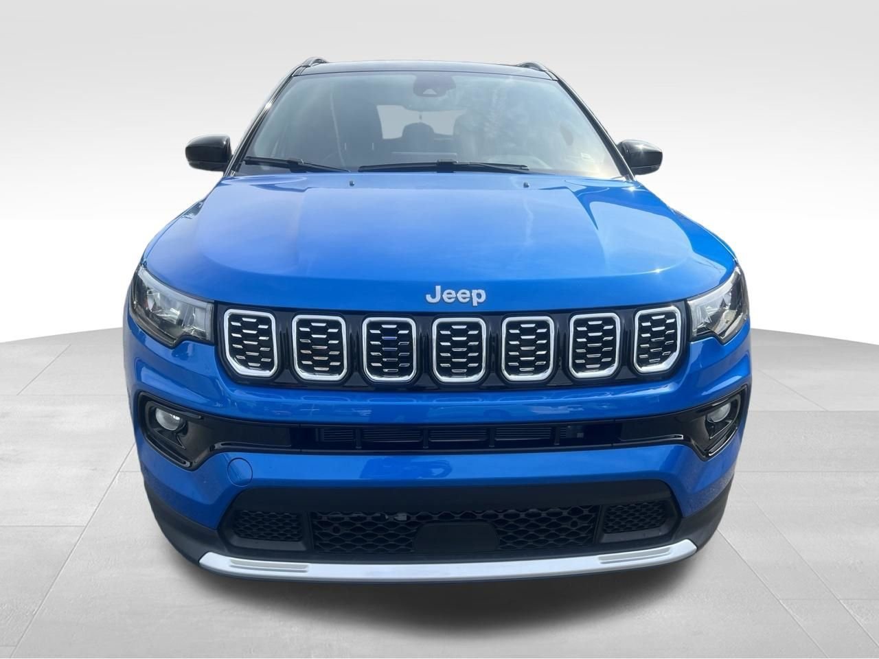 New 2026 Hydro Blue Pearl-Coat Exterior Paint Jeep Limited image 8