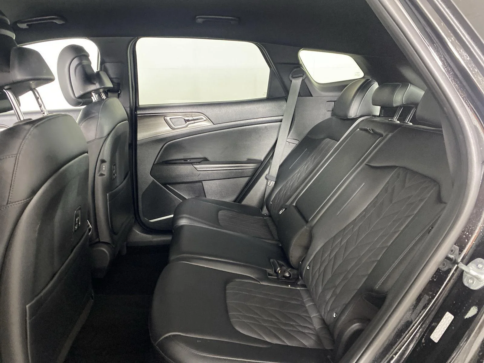 Used 2024 Ebony Black Kia X-Line image 27
