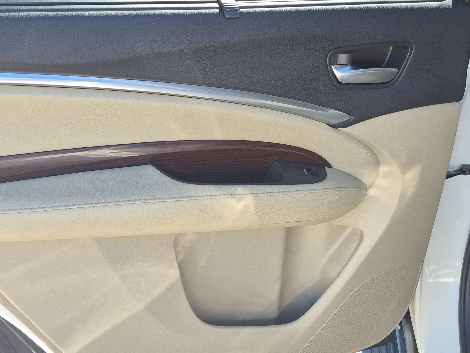 Used 2014 White Diamond Pearl Acura Tech/Entertainment Pkg image 28