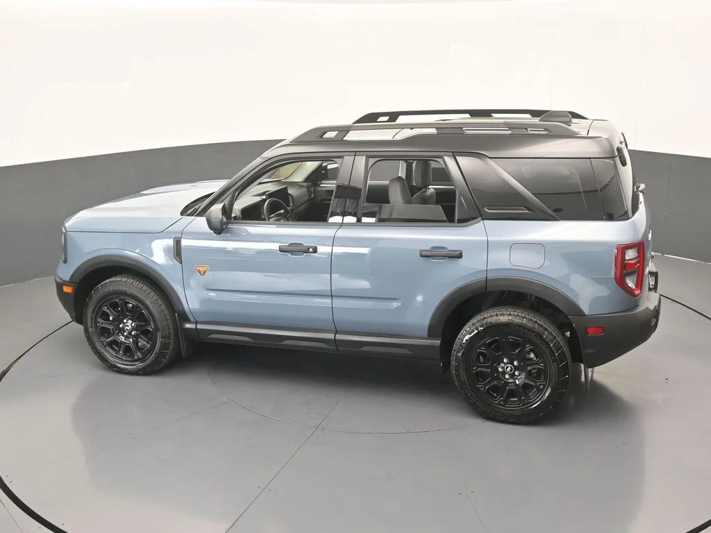 Used 2026 Azure Gray Metallic Ford Badlands image 57