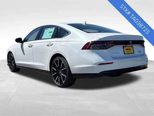 New 2026 Platinum White Pearl Honda Touring image 5