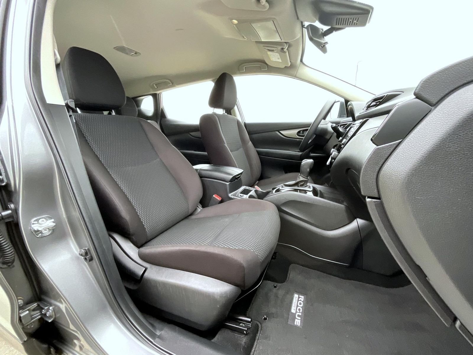 Used 2021 Gray Nissan S image 16