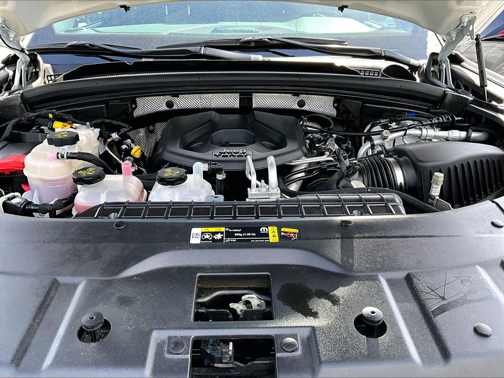 Used 2022 White Jeep Overland 4xe image 30