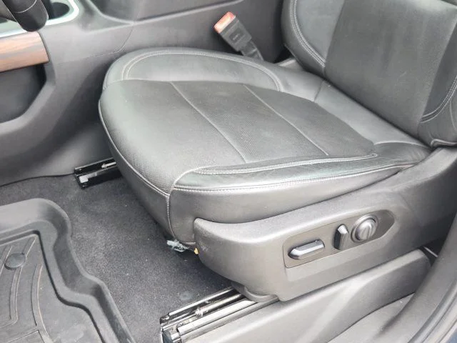Used 2020 Blue GMC SLT image 28
