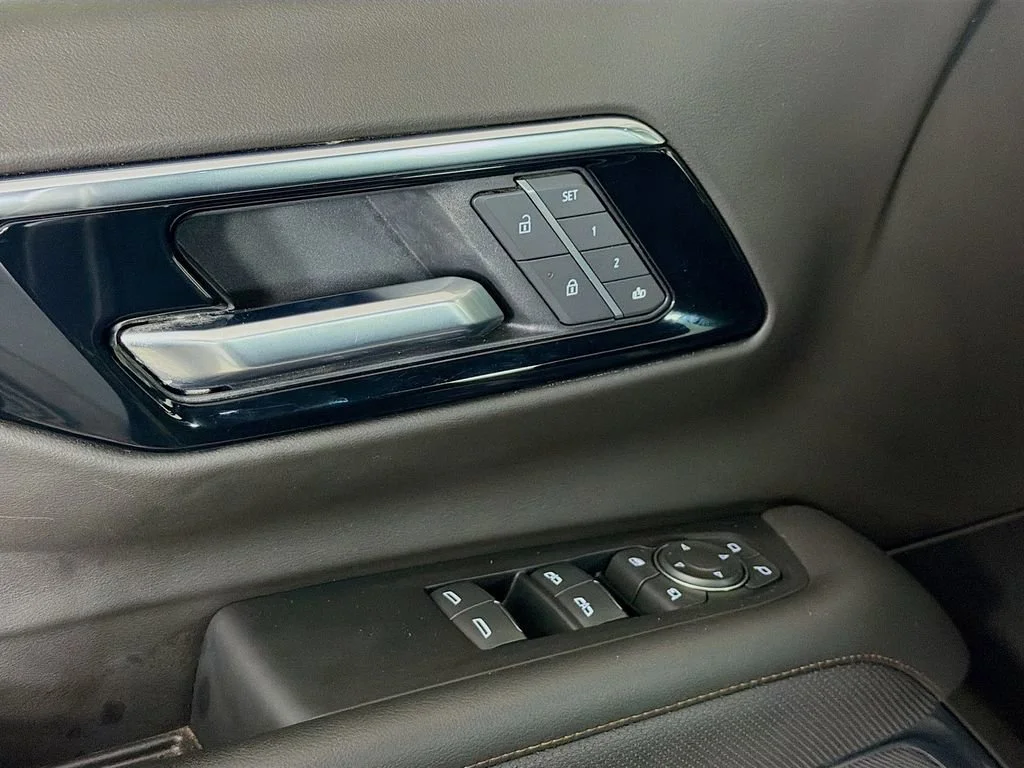 Used 2025 Sterling Gray Metallic Chevrolet High Country image 17