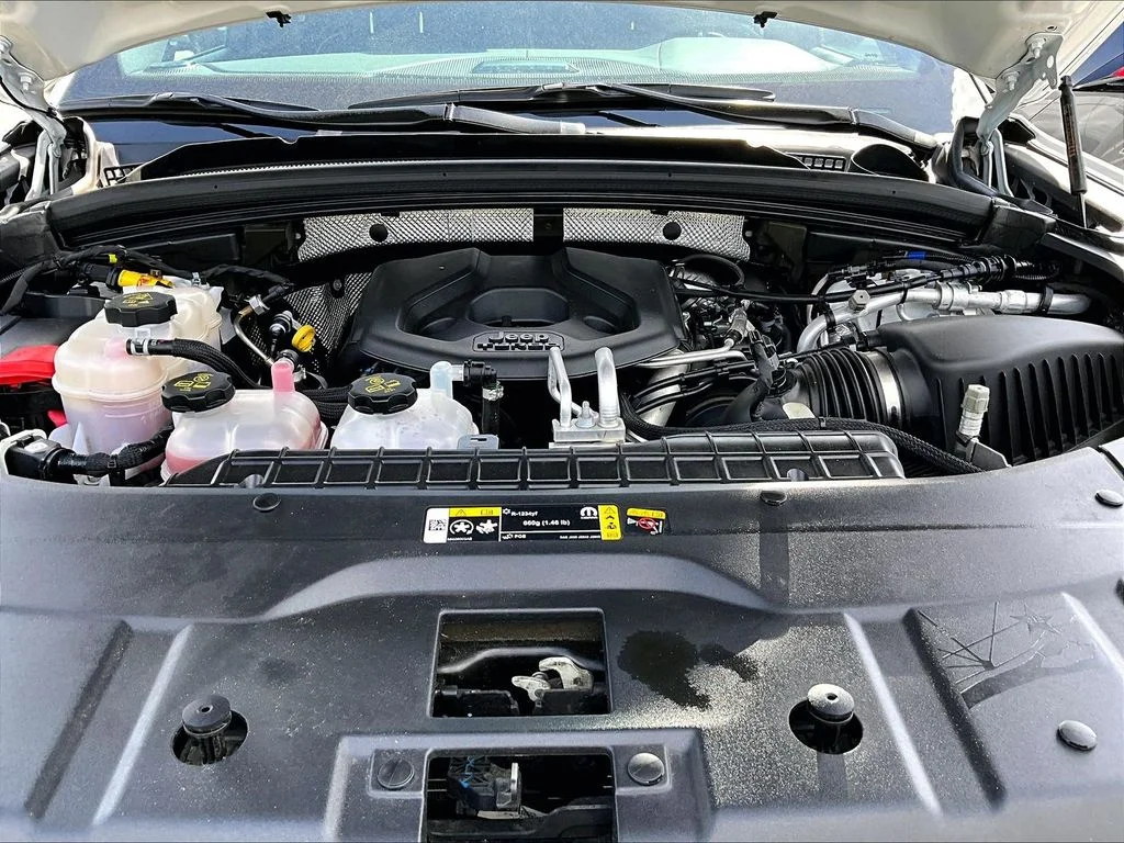 Used 2022 White Jeep Overland 4xe image 30