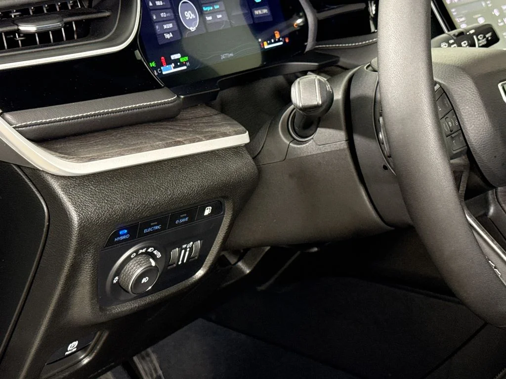 Used 2022 White Jeep 4xe image 10