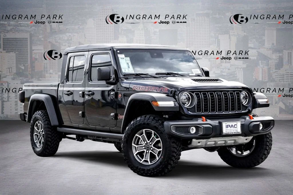 New 2025 Black Jeep Mojave image 1