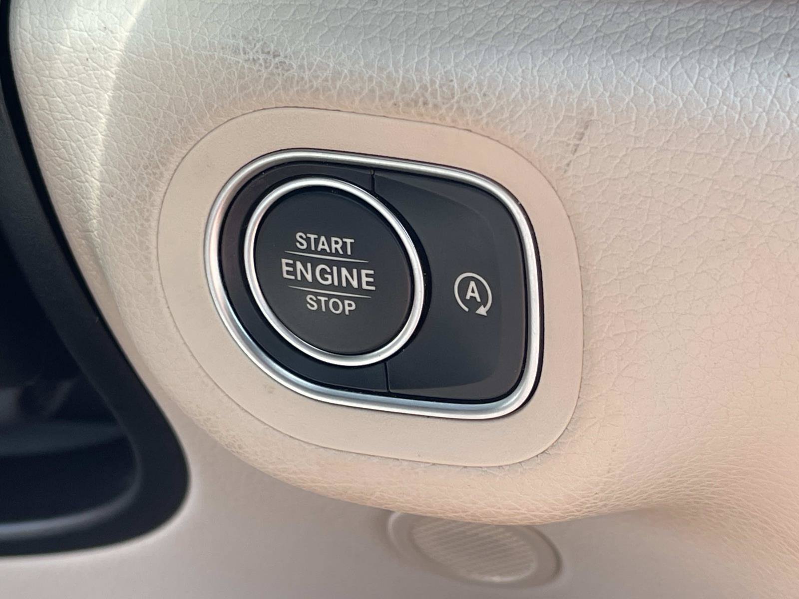 Certified Used 2025 Polar White Mercedes-Benz GLE 450 image 38
