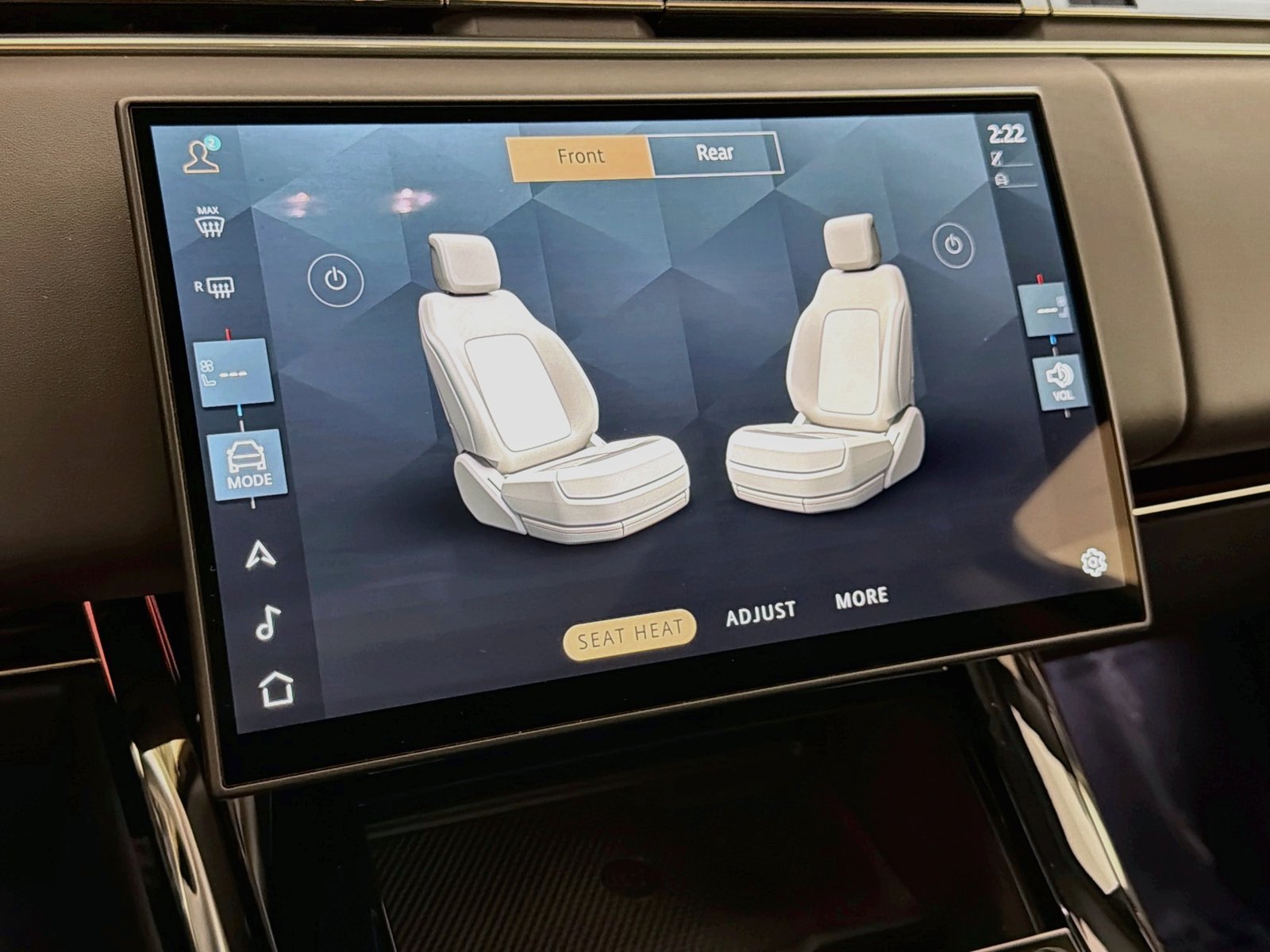Certified Used 2025 Fuji White Land Rover SE image 20