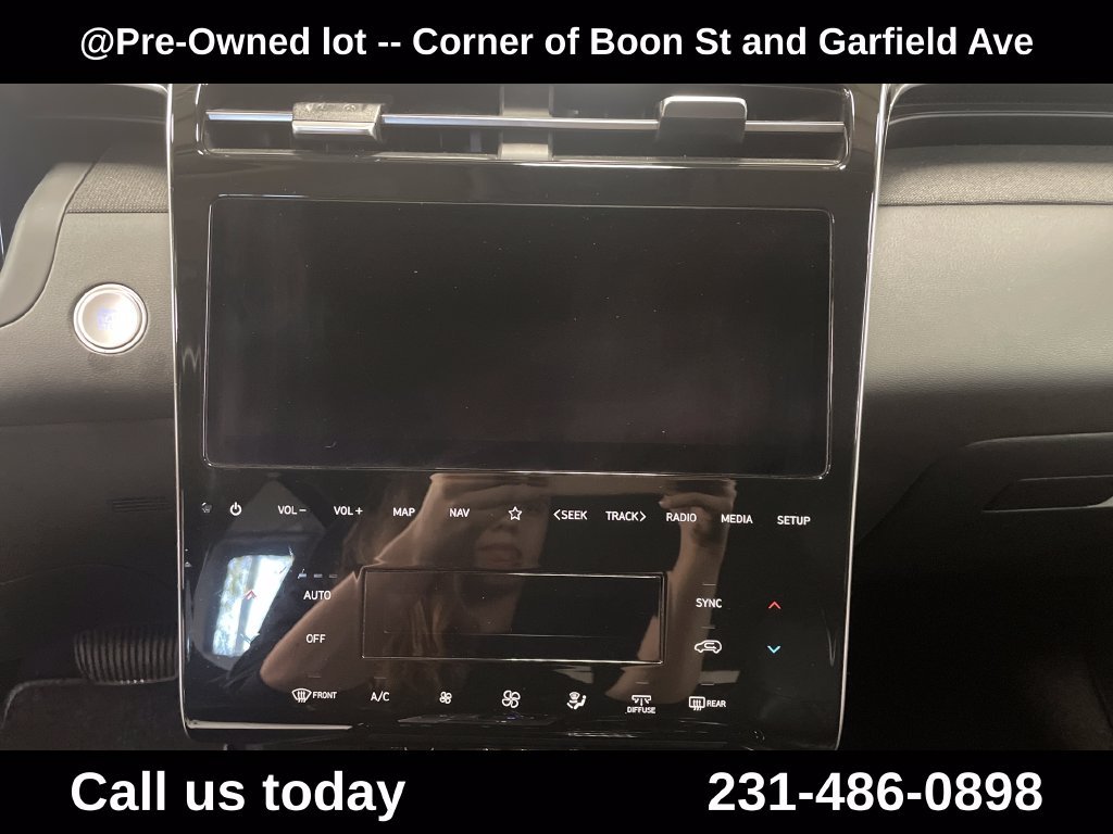 Used 2022 Silver Hyundai Limited image 21
