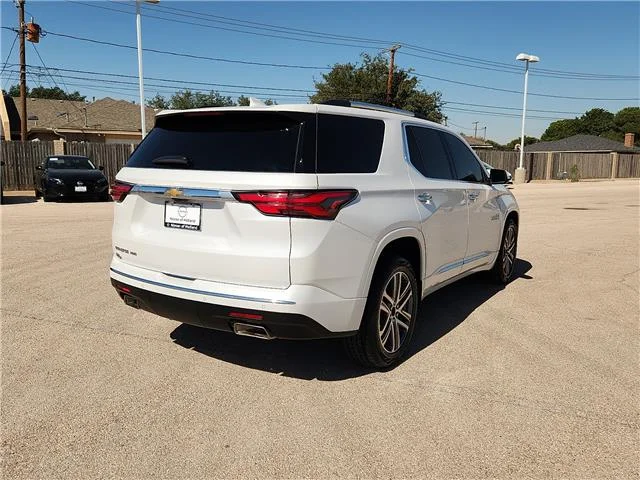 Used 2023 Summit White Chevrolet High Country All-Wheel Drive image 3