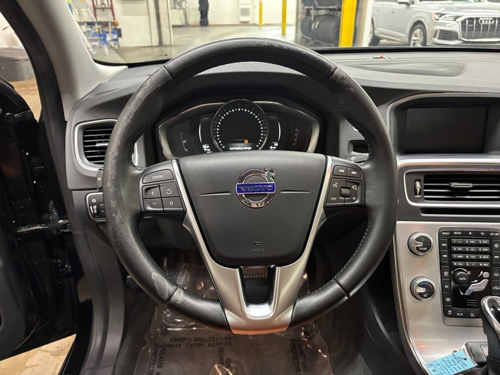 Used 2017 Onyx Black Metallic Volvo T5 image 21