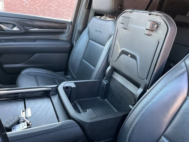 2022 GMC Yukon Denali - Photo 36
