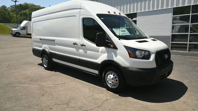 New 2026 Oxford White Ford Cargo Van image 4