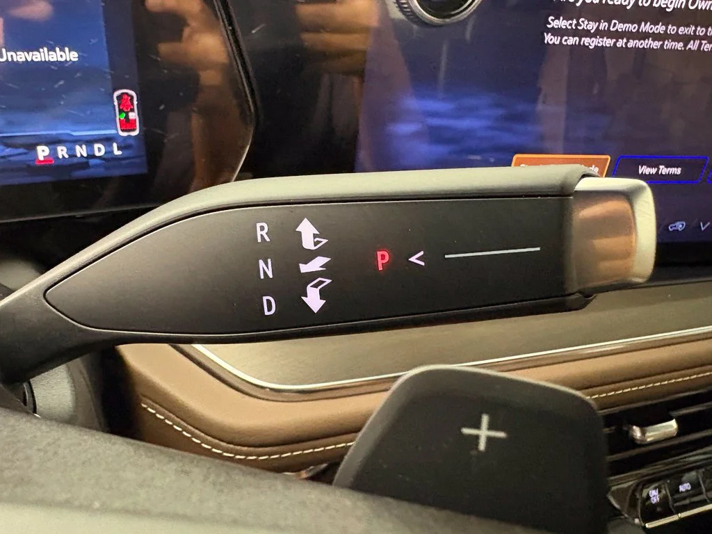 2027 Chevrolet Suburban High Country - Photo 32