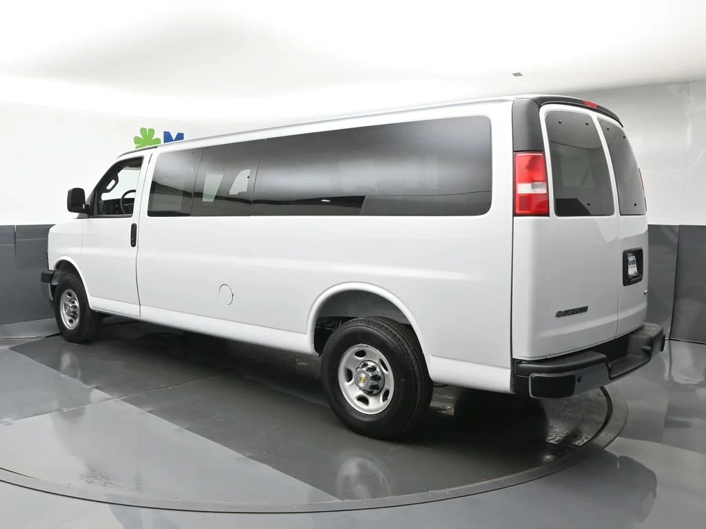 Used 2025 White Chevrolet LT image 22