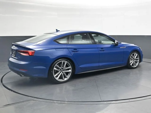 Used 2019  Audi Premium Plus image 4