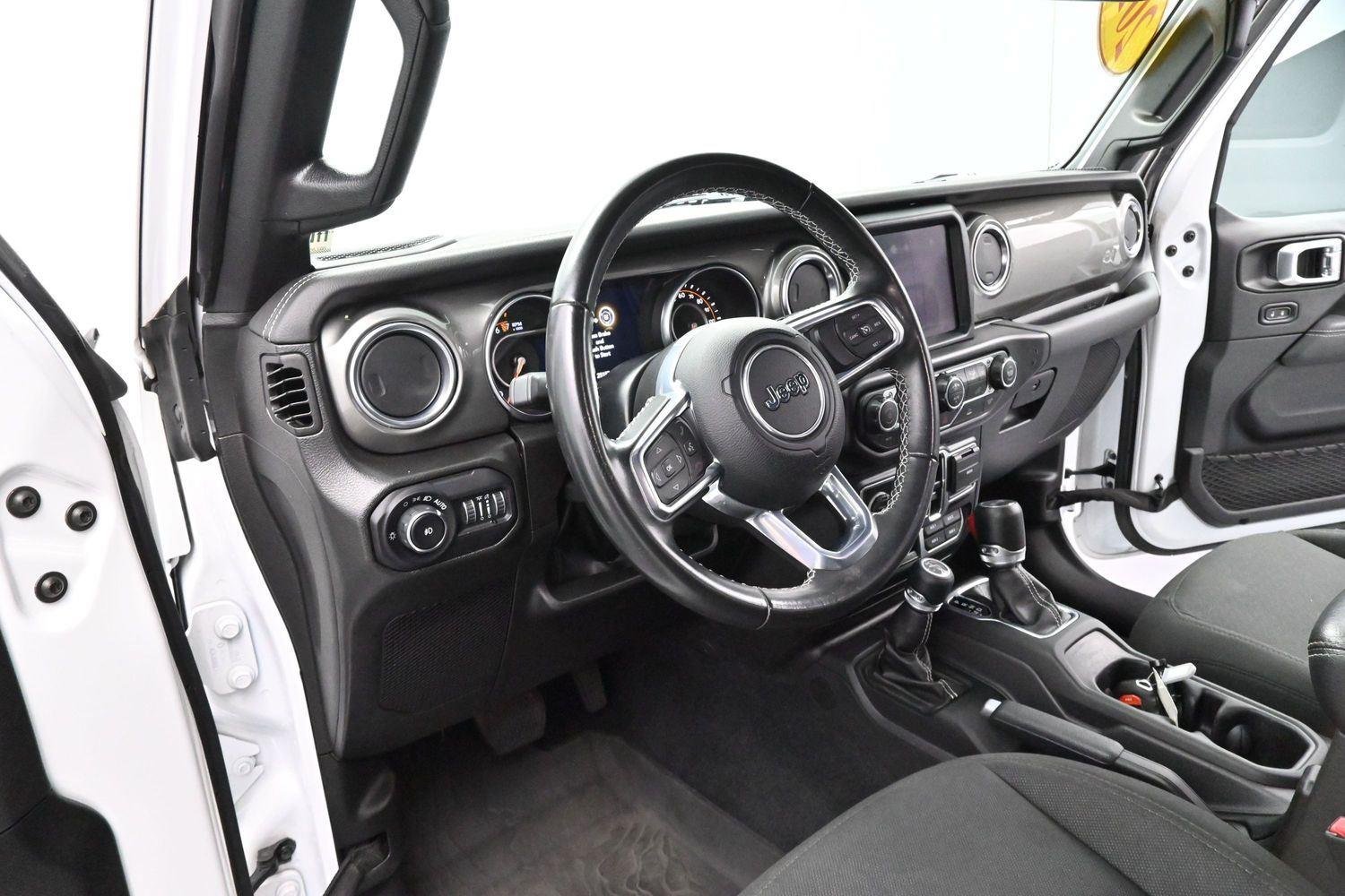 Used 2022 Bright White Clearcoat Jeep Unlimited Sahara image 15
