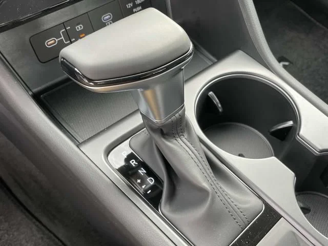 New 2025 Silver Hyundai SE image 27