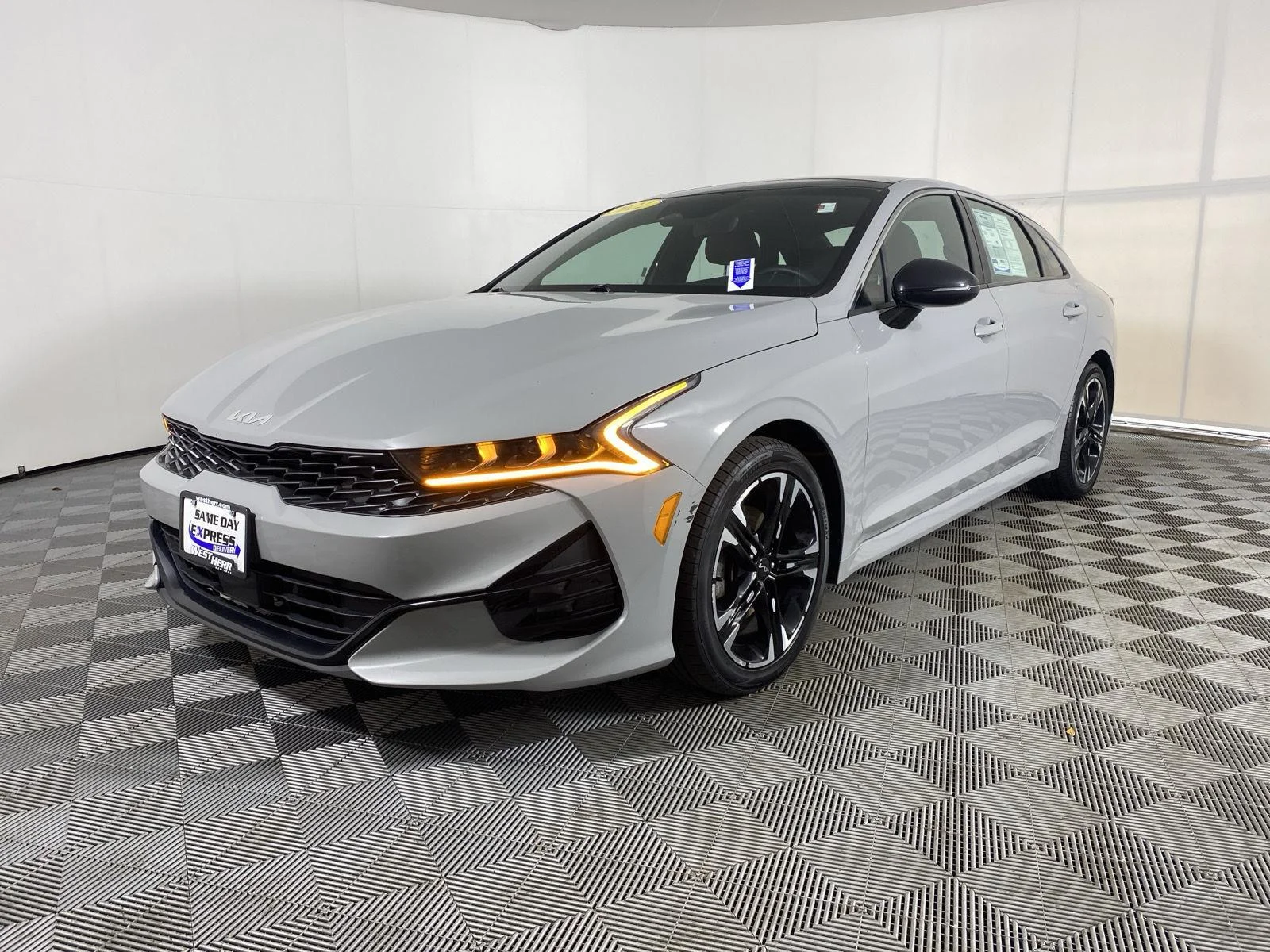 Used 2022 Wolf Gray Kia GT-Line image 3