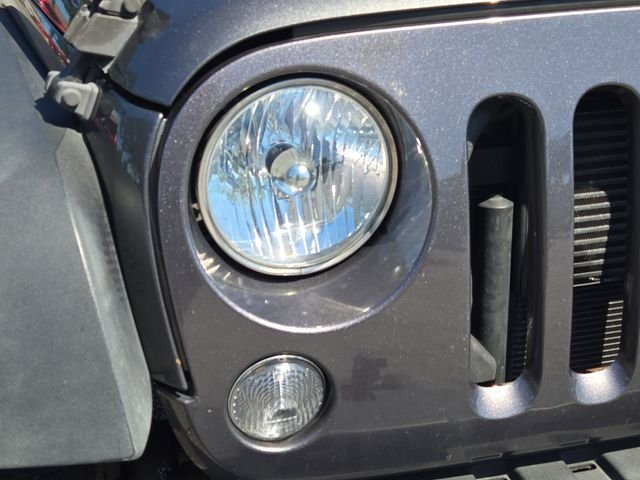 Used 2017 Gray Jeep Unlimited Sport image 5