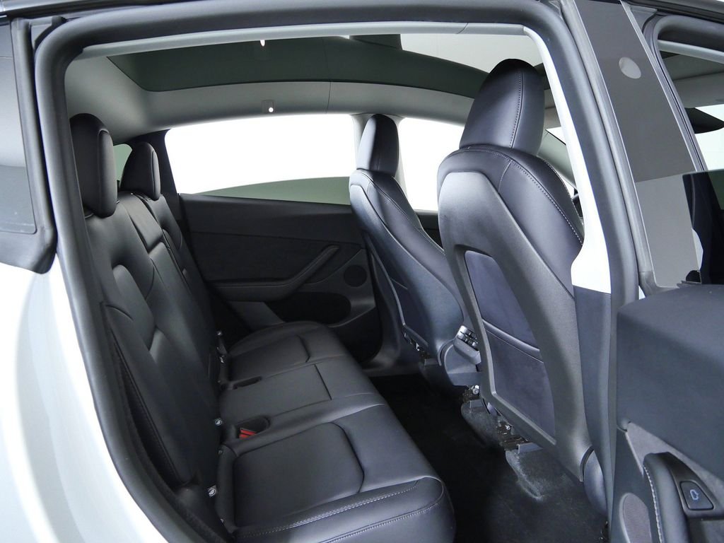 Used 2025  Tesla Long Range image 24