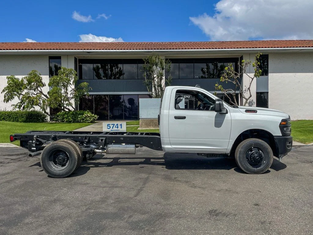 2025 RAM 3500 Chassis Tradesman - Photo 7