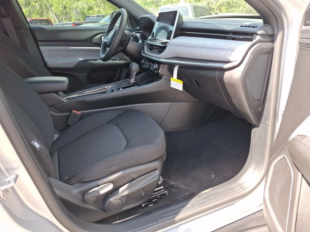 2025 Jeep Compass Sport - Photo 12