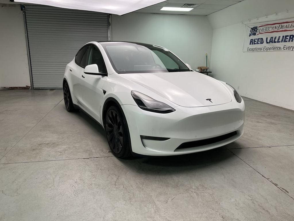2022 Tesla Model Y Performance Dual Motor All-Wheel Drive's photo