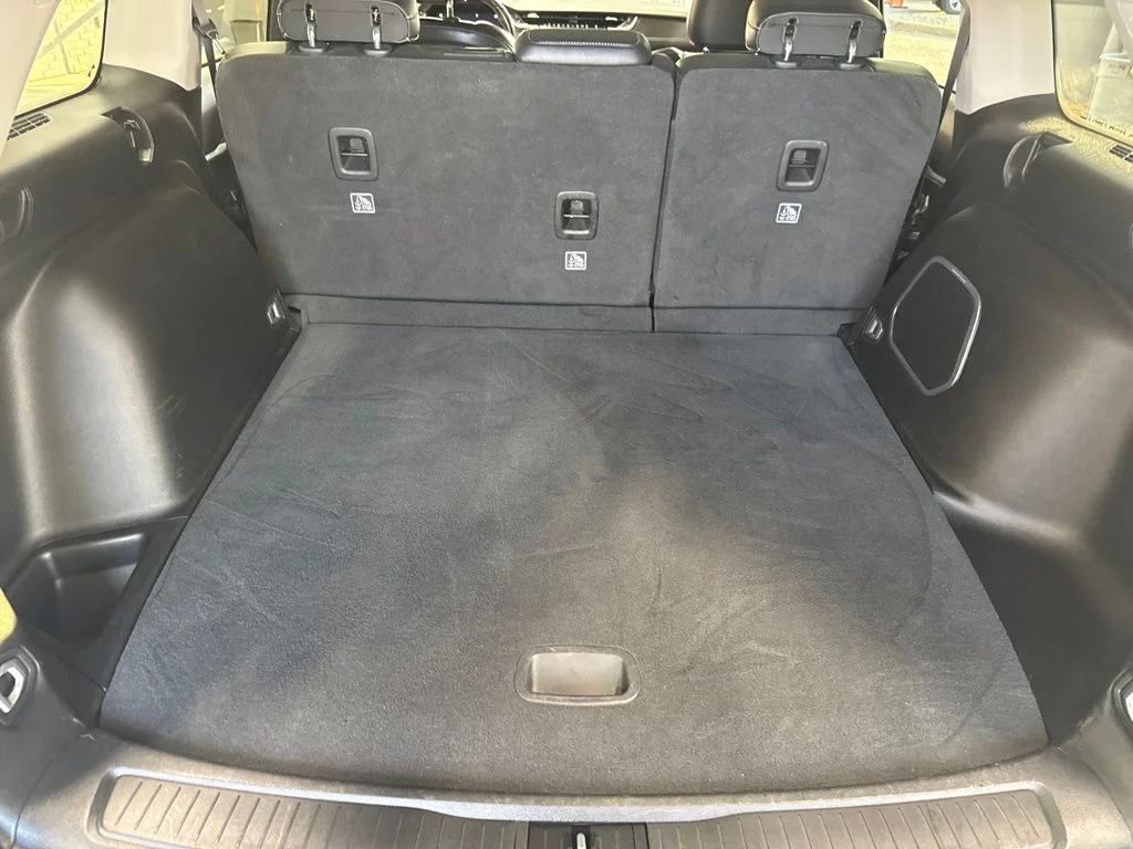 Used 2022 Gray Jeep Limited image 10