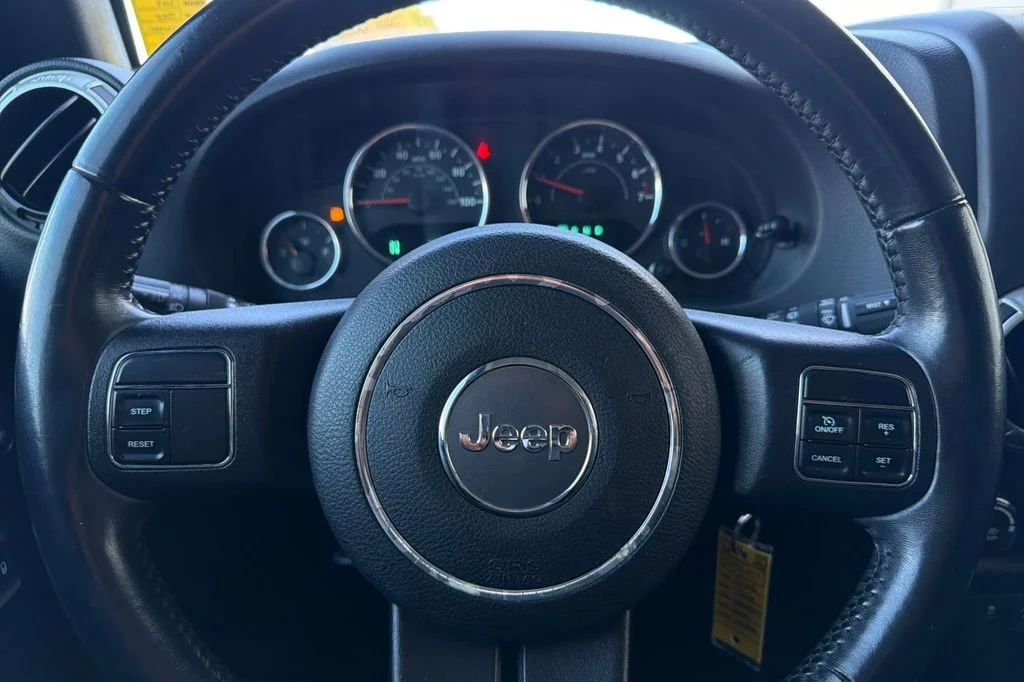 Used 2018 Black Clearcoat Jeep Unlimited Sahara image 23