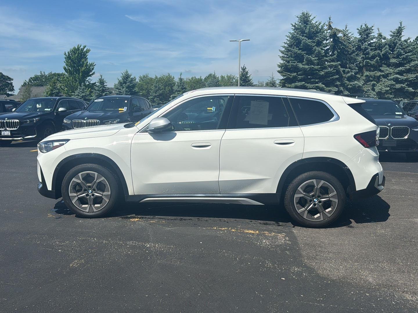 Used 2023 Alpine White BMW xDrive28i image 6